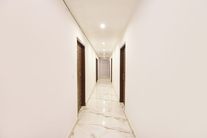 Hotel Interior 7 of 29