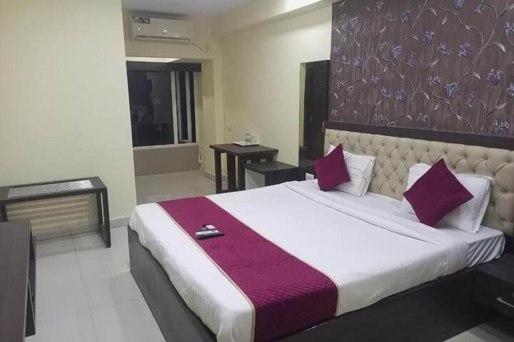 Room 4 of 13