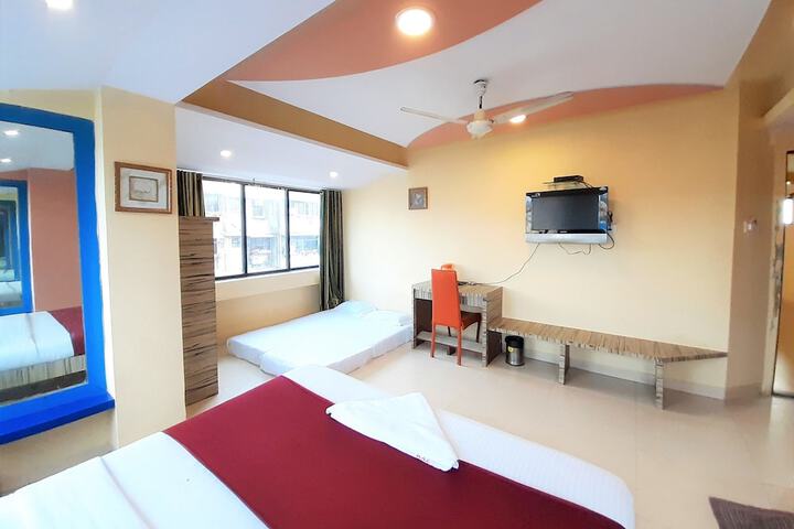 Room 8 of 11