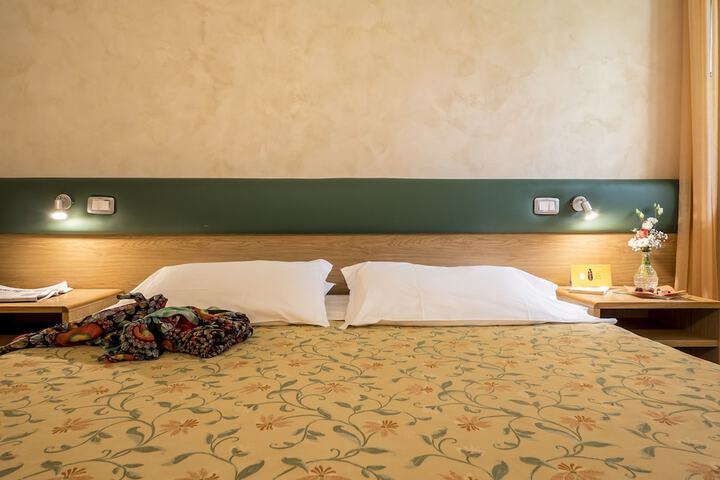 Room 23 of 70