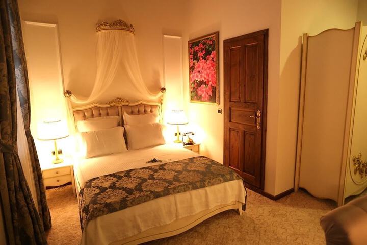 Room 10 of 56