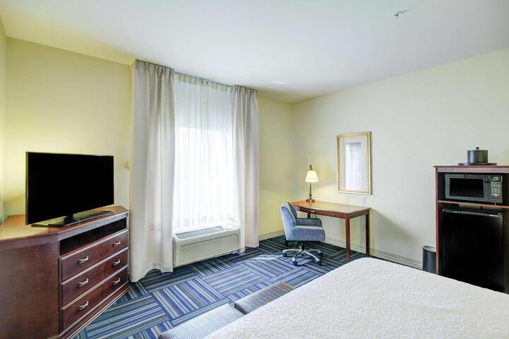 1 King Bed (17 of 21)