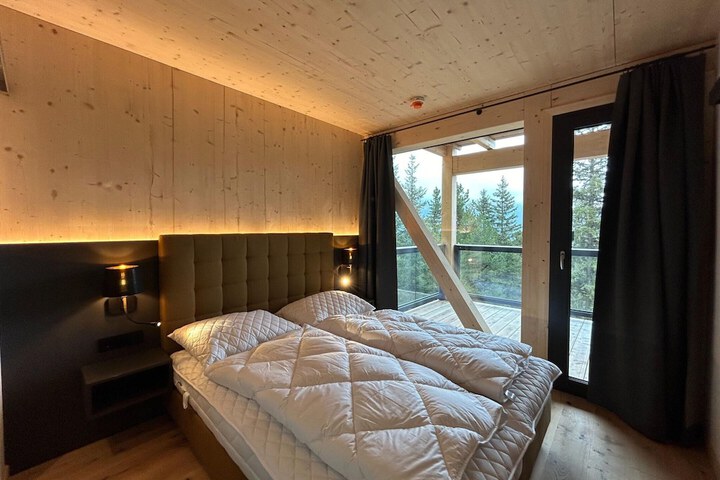 Room 3 of 39