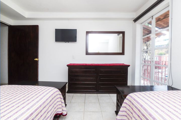 Room 9 of 29