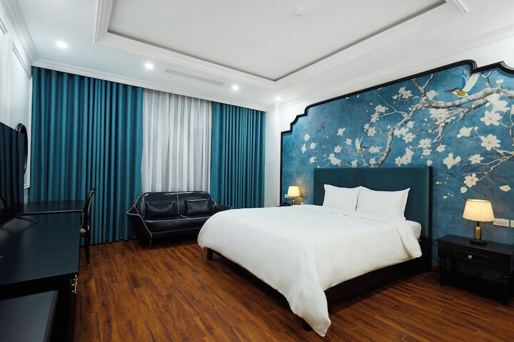 Room 9 of 36