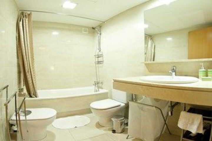 Room 5 of 24