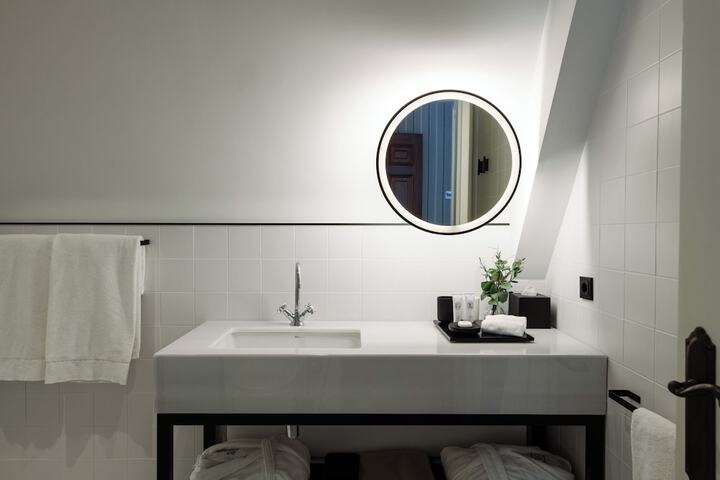 Room 45 of 89