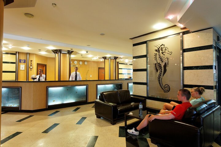 Entrance & Lobby