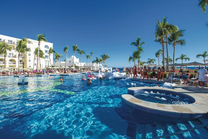 Pools & Facilities