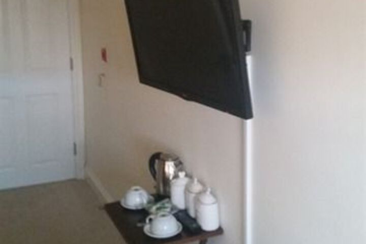 Room 14 of 18