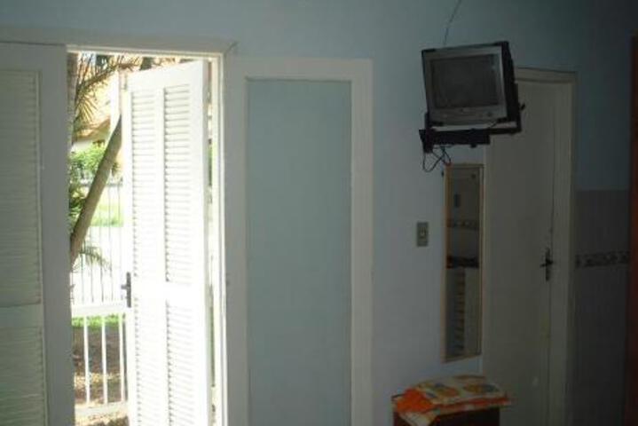 Room 8 of 9