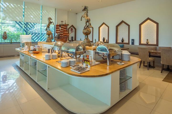 Breakfast/Coffee Service 29 of 40