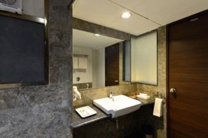 Room 14 of 61