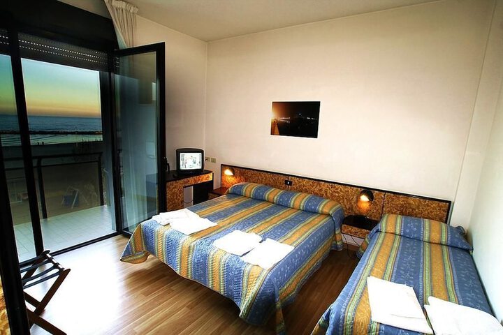 Room 6 of 31