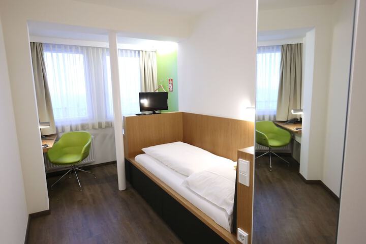 Room 5 of 49