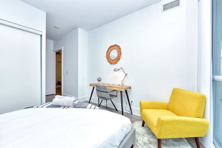 Room 28 of 319