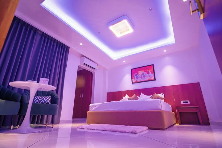 Room 3 of 63
