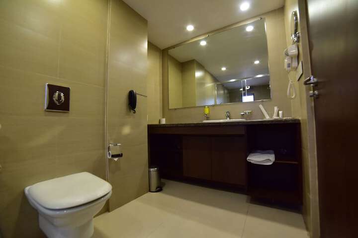 Room 29 of 64