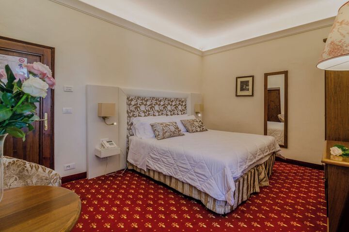 Room 42 of 185