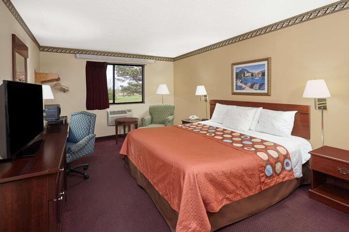 1 King Bed (2 of 3)
