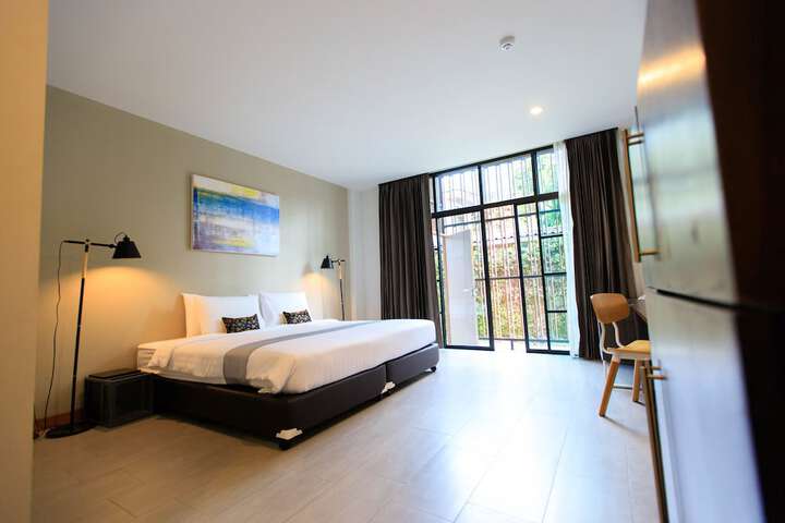 Room 12 of 125