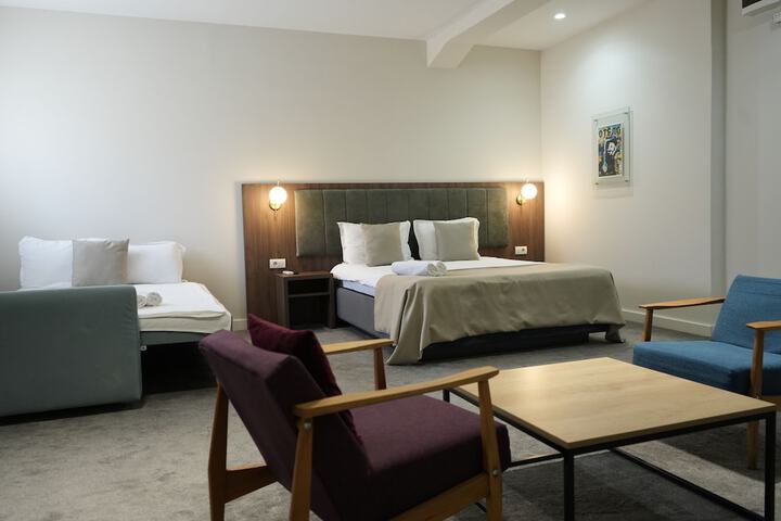 Room 64 of 110