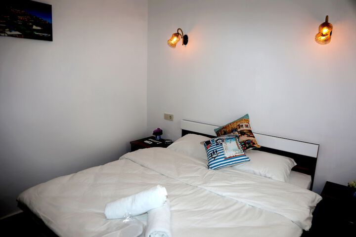 Room 8 of 88