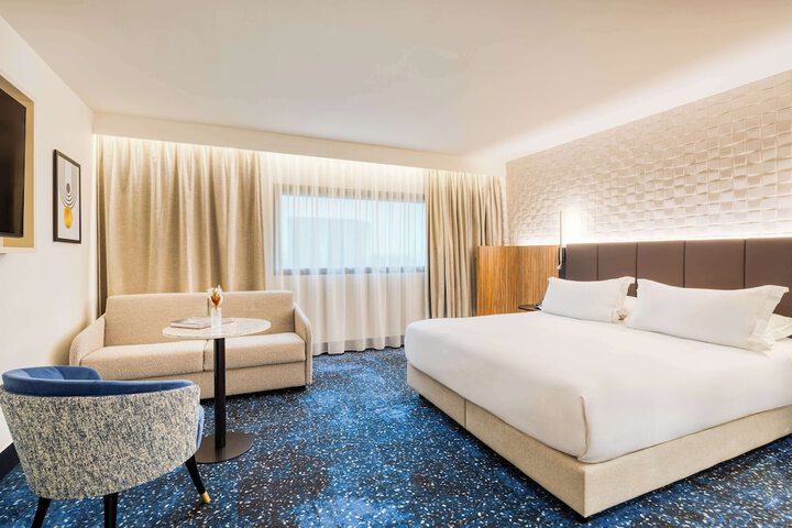 Room 54 of 153
