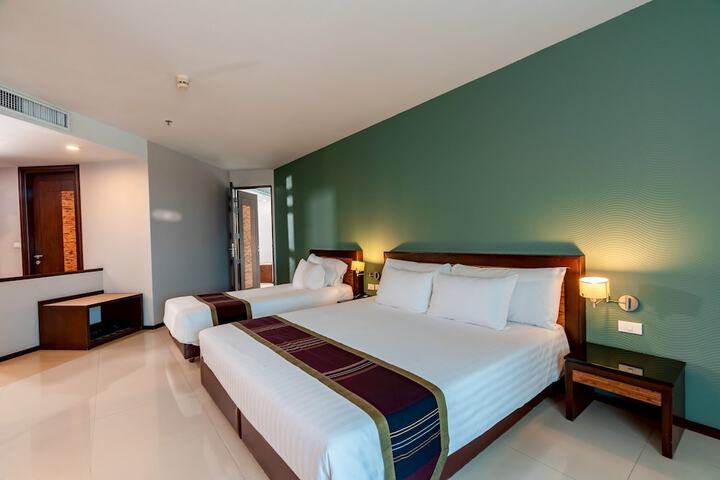 Room 26 of 175