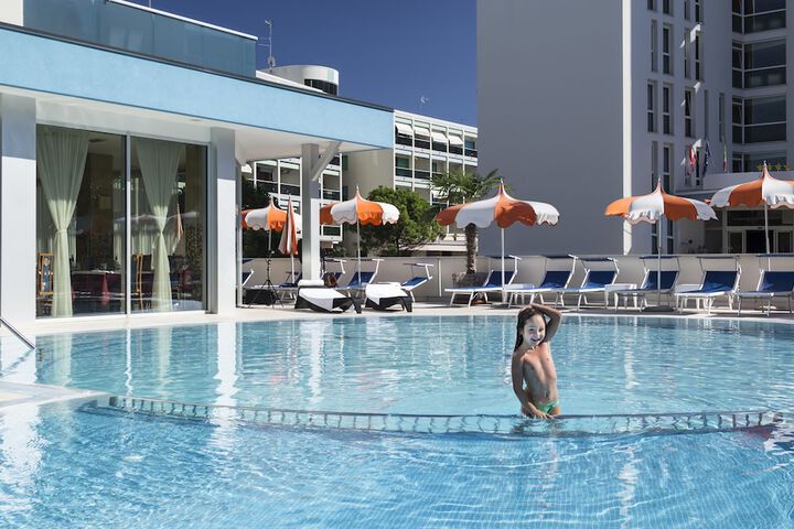 Pool Hotel