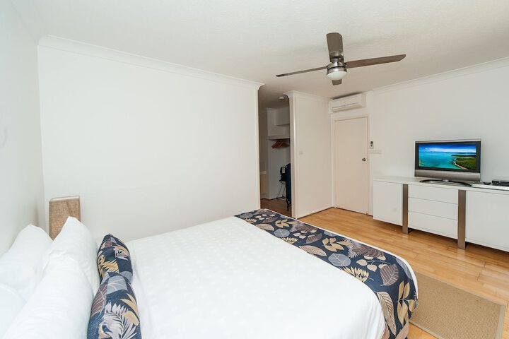 Room 4 of 55