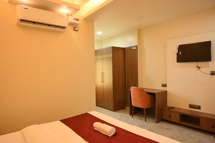 Room 17 of 28