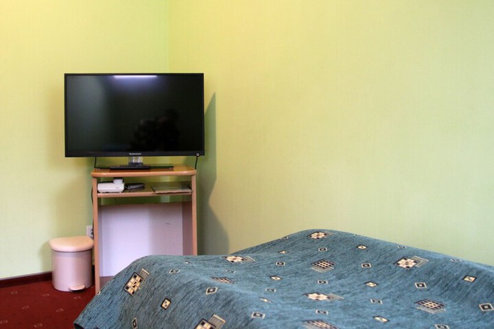Room 9 of 101