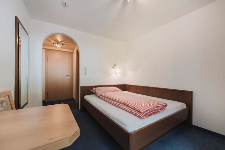 Room 6 of 23