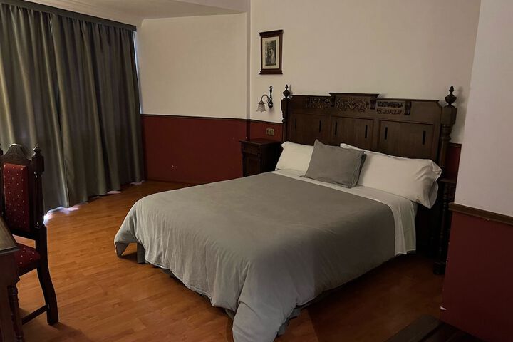 Room 8 of 40