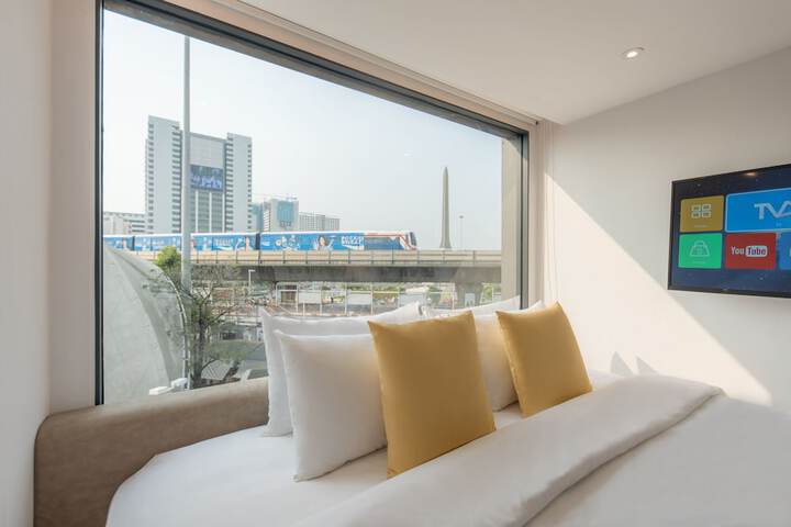 Room 8 of 25