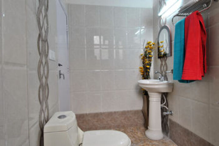 Room 3 of 27