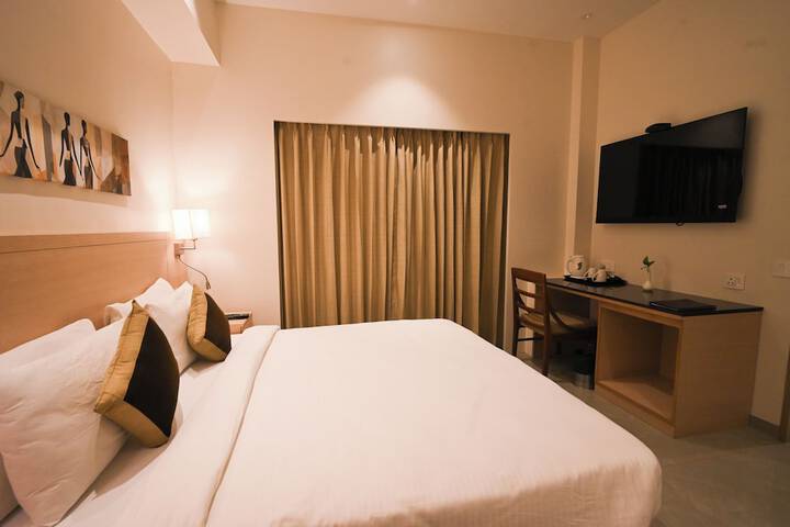 Room 33 of 52