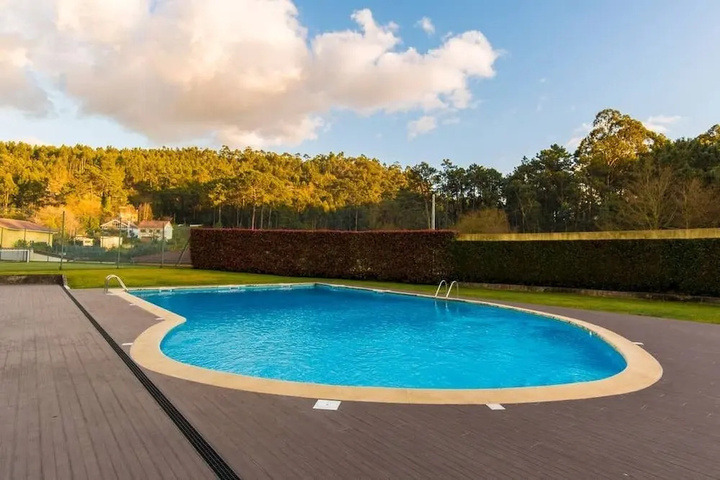 Pool 12 of 25