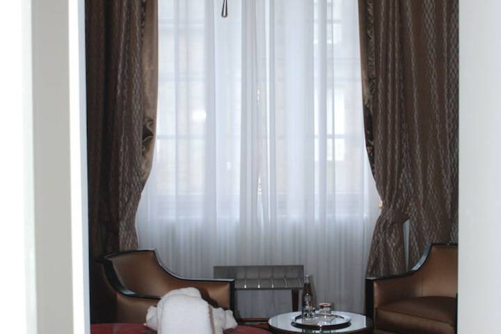 Room 15 of 53
