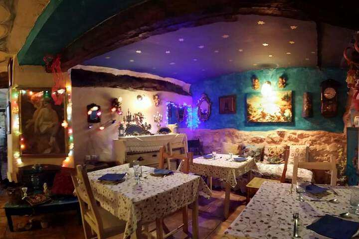 Dining 42 of 66