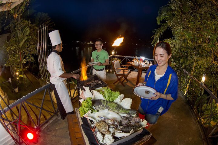 Dining 67 of 104