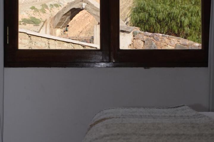 Room 10 of 33