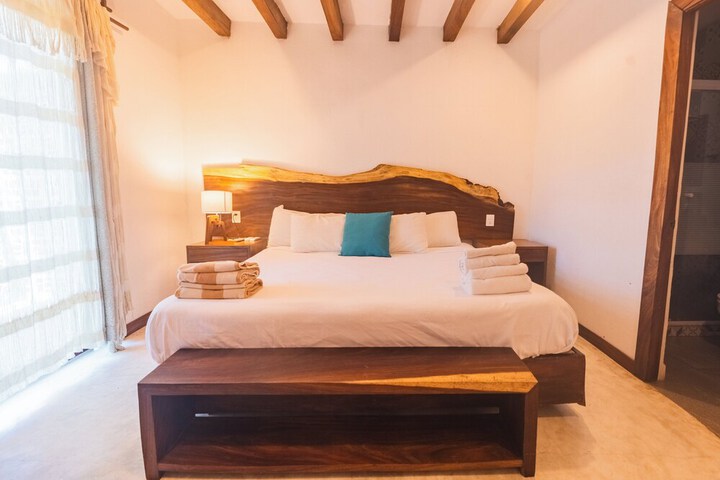 Room 4 of 64