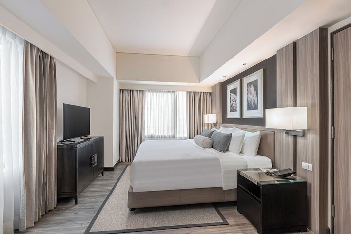 Room 9 of 35