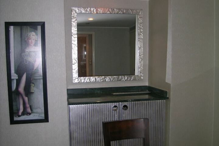 Room 16 of 31