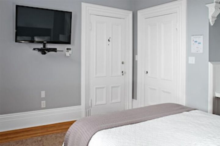 Room 34 of 174