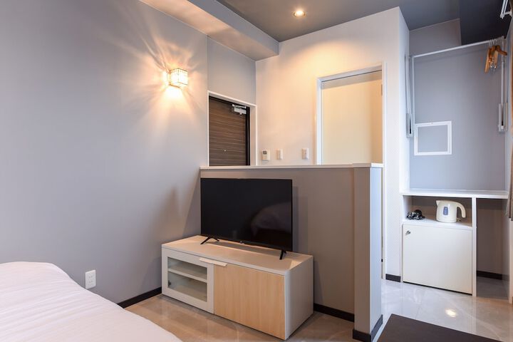 Room 3 of 19