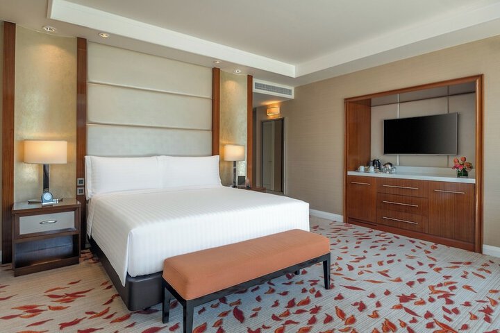 Room 15 of 95