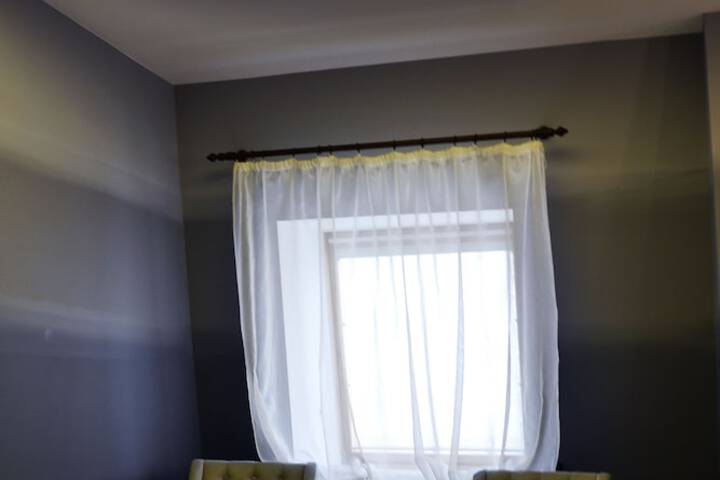 Room 4 of 40